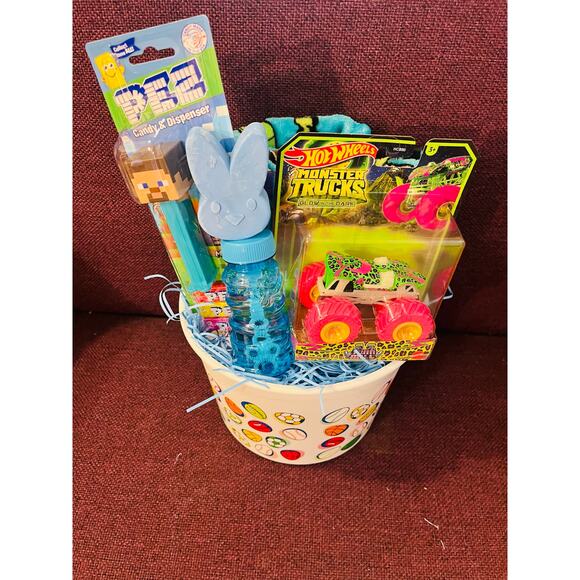 Minecraft bundle preschool throw 40 50 soft and adorable a Pez candy dispenser - Picture 5 of 5